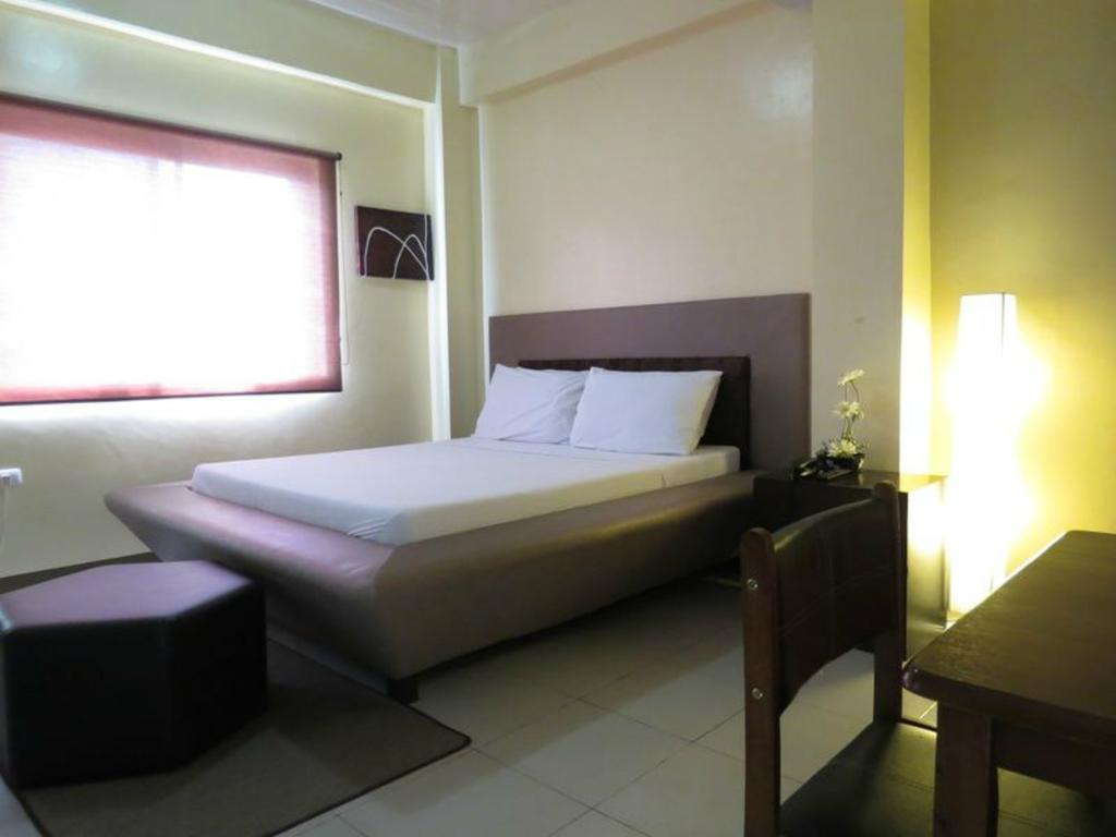 Hotel Cara Lipa City Esterno foto