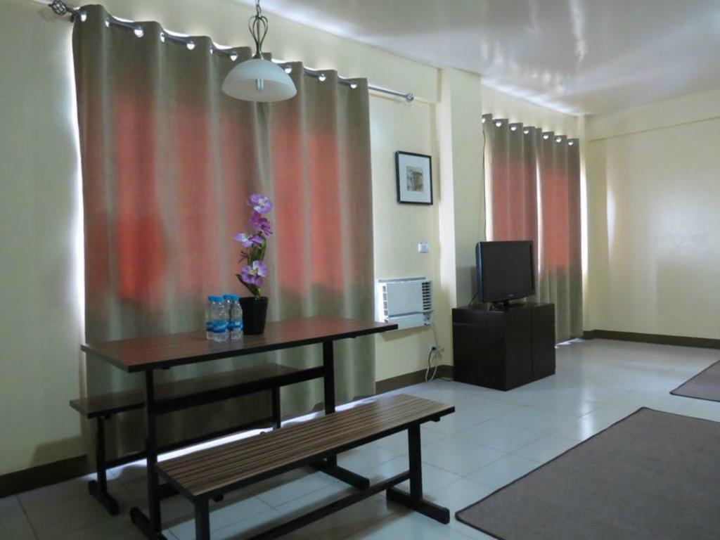 Hotel Cara Lipa City Esterno foto